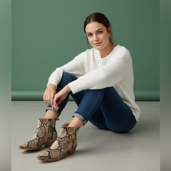 Cole Haan Shoes - HP🎉Cole Haan Nike Air Snake boots 7